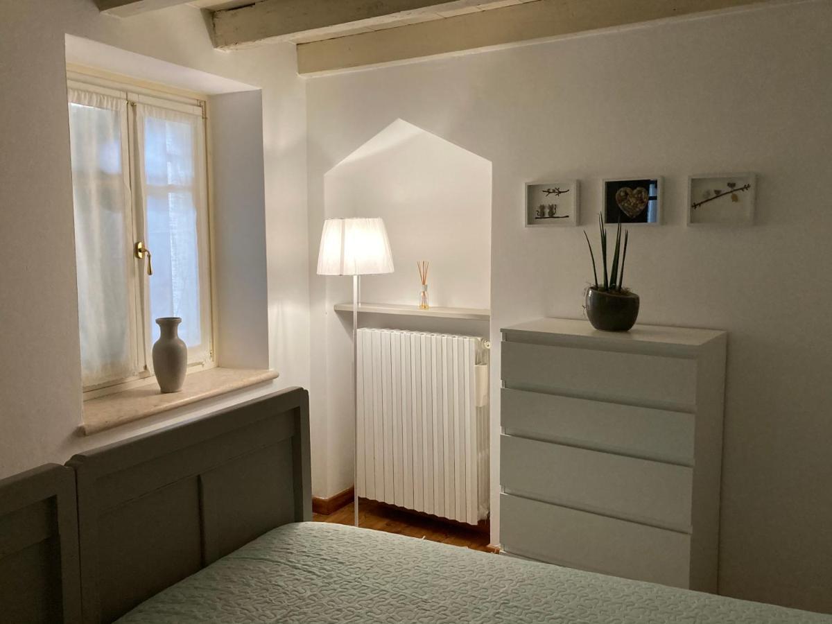 Casapiedicastello Apartment กัสเตลนูโอโว เดล การ์ดา ภายนอก รูปภาพ